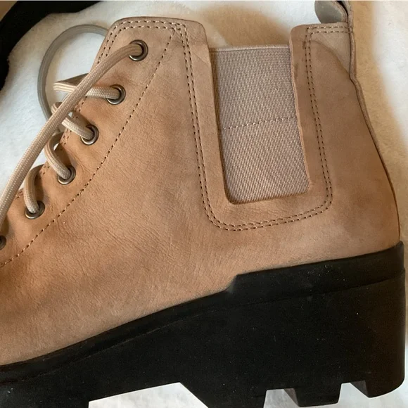 Eileen Fisher Taupe Lace-Up Shearling-Trim Ankle Boots 8 - Picture 4 of 8